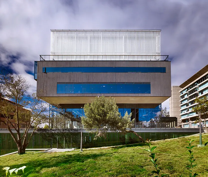 Arquitectura y diseño del edificio de la facultad de artes - universidad javeriana Revista axxis de arquitectura