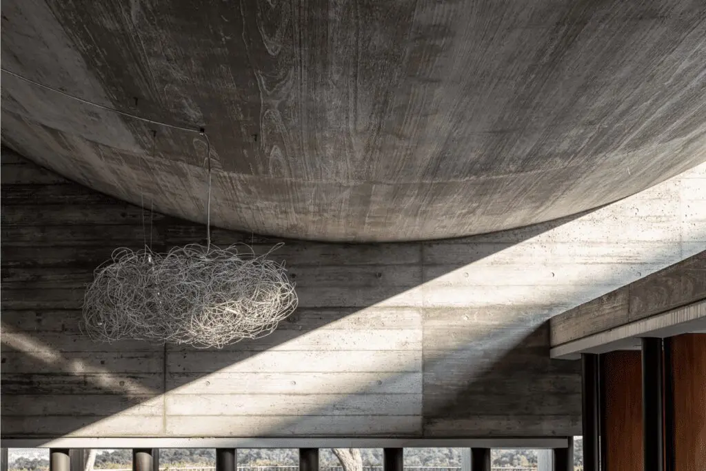 Arquitectura vernácula: un salón de té en taiwán con un diseño que parece vivo