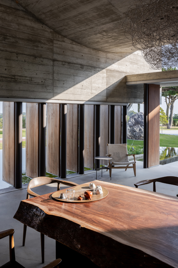 Arquitectura vernácula: un salón de té en taiwán con un diseño que parece vivo