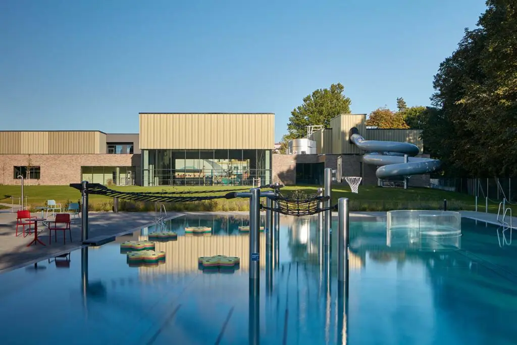 Estas piscinas en república checa conforman un espacio de calma y serenidad