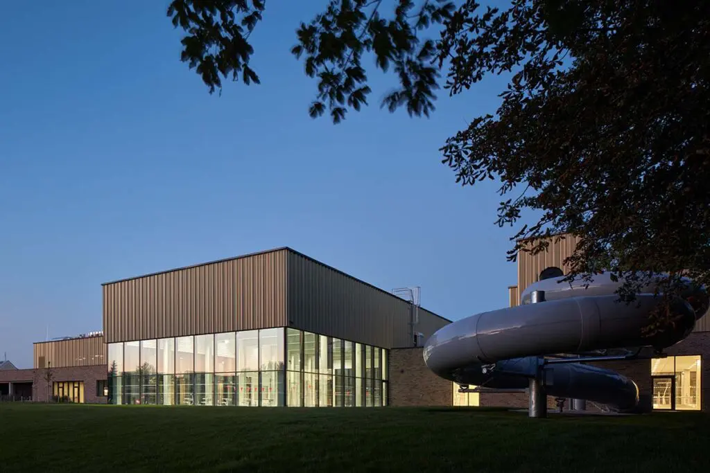 Estas piscinas en república checa conforman un espacio de calma y serenidad