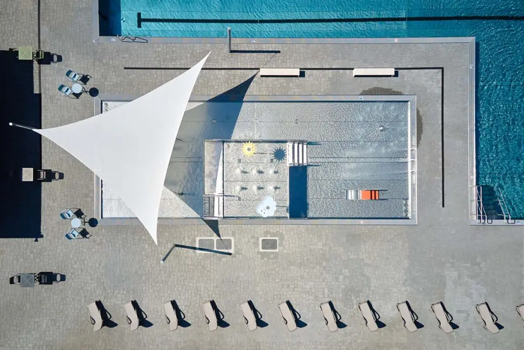 Estas piscinas en república checa conforman un espacio de calma y serenidad