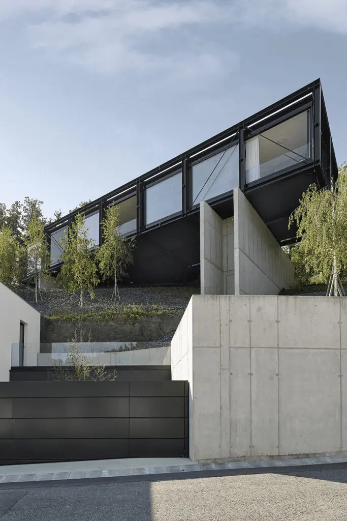 Estas casas tienen una arquitectura suspendida en la montaña