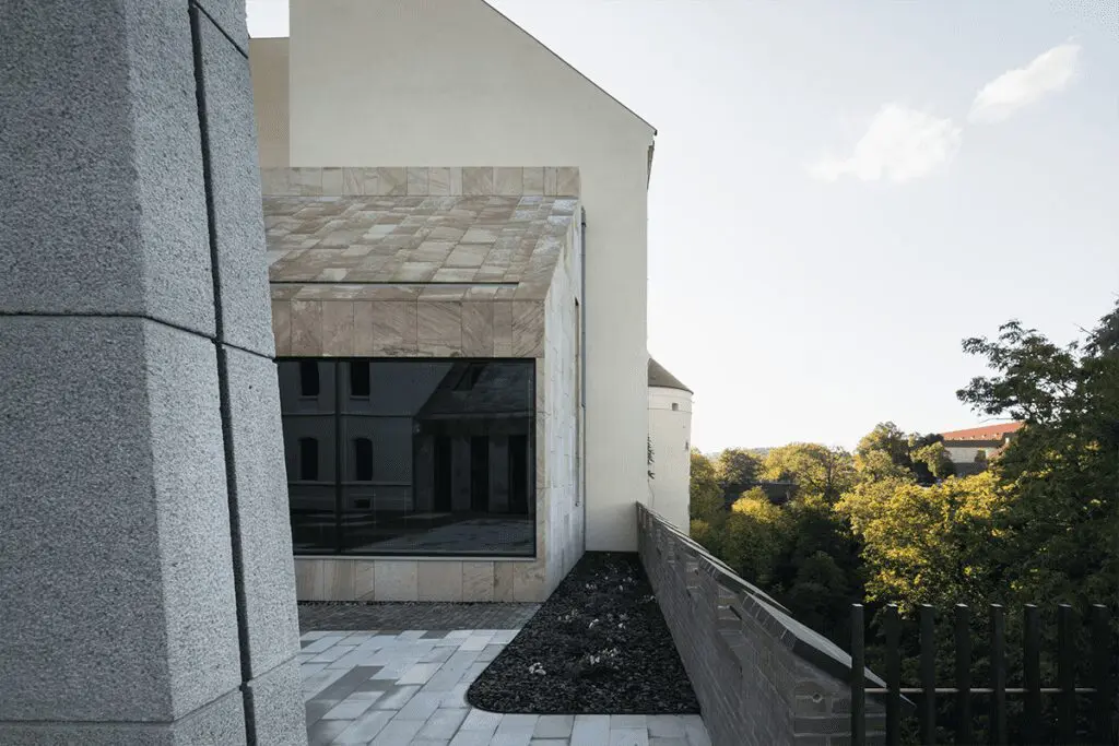 Un edificio en república checa restaurado con sensibilidad