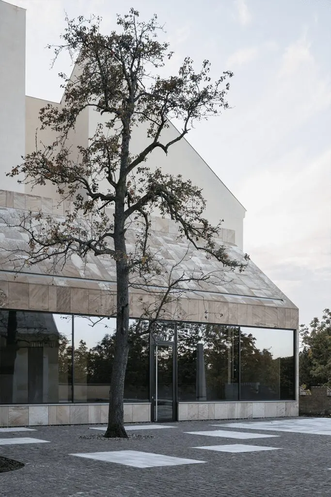 Un edificio en república checa restaurado con sensibilidad