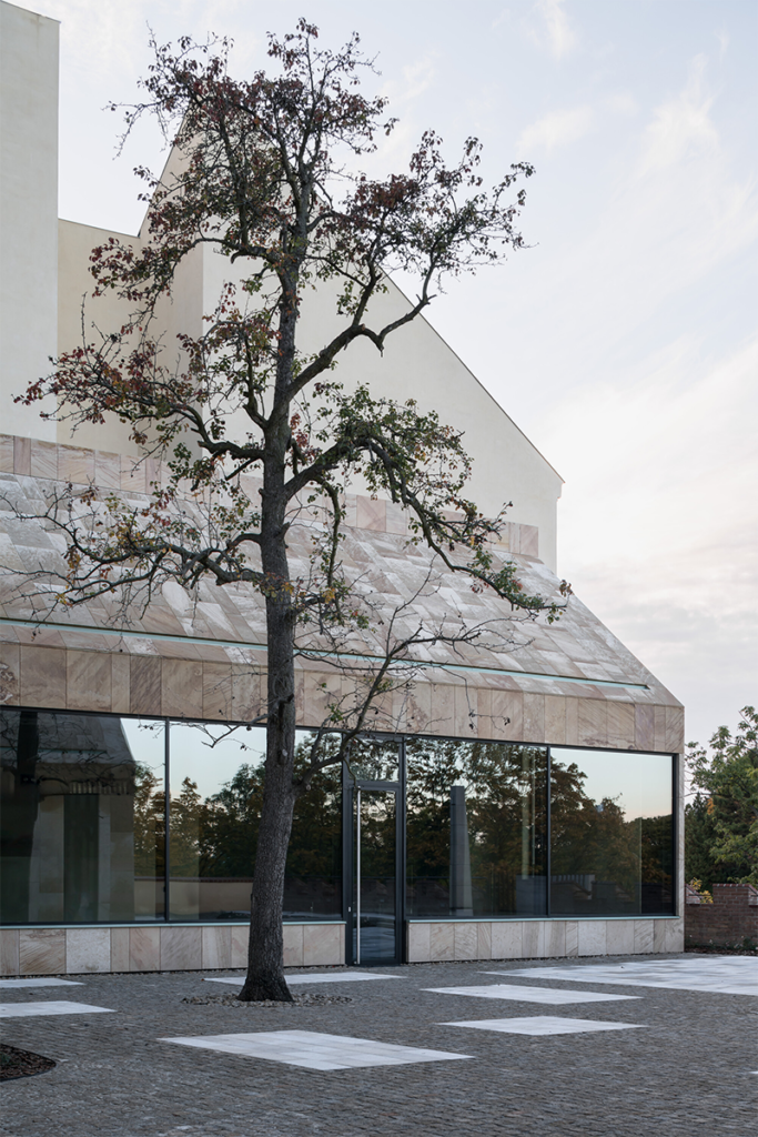 Un edificio en república checa restaurado con sensibilidad