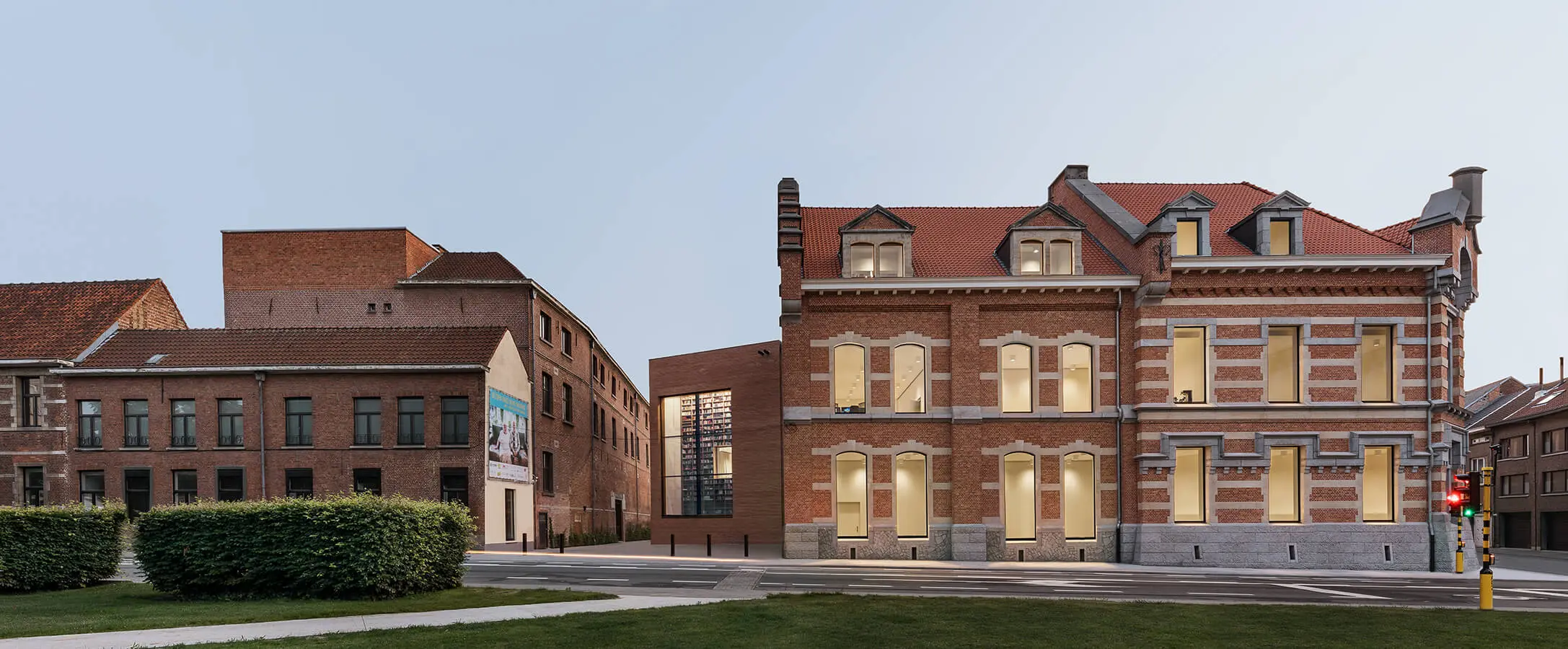 Esta biblioteca y academia de artes escénicas en bélgica es una nueva maravilla arquitectónica del mundo Esta biblioteca y academia de artes escénicas en bélgica es una nueva maravilla arquitectónica del mundo