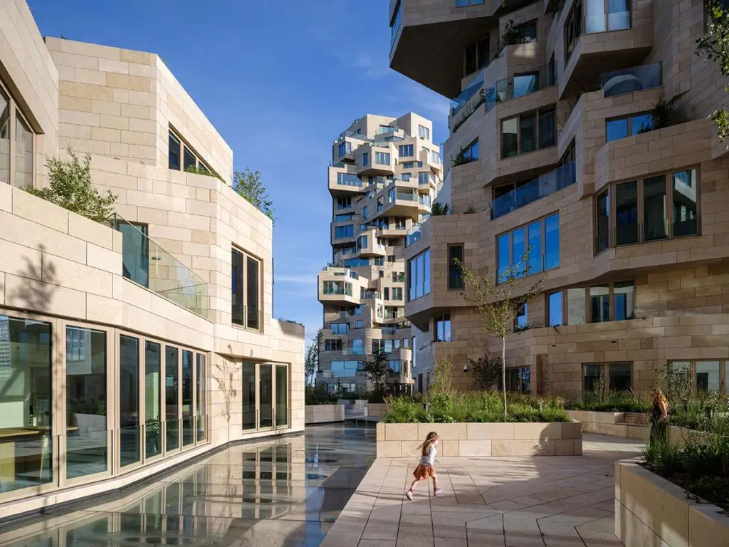 Este impresionante edificio en ámsterdam parece una montaña