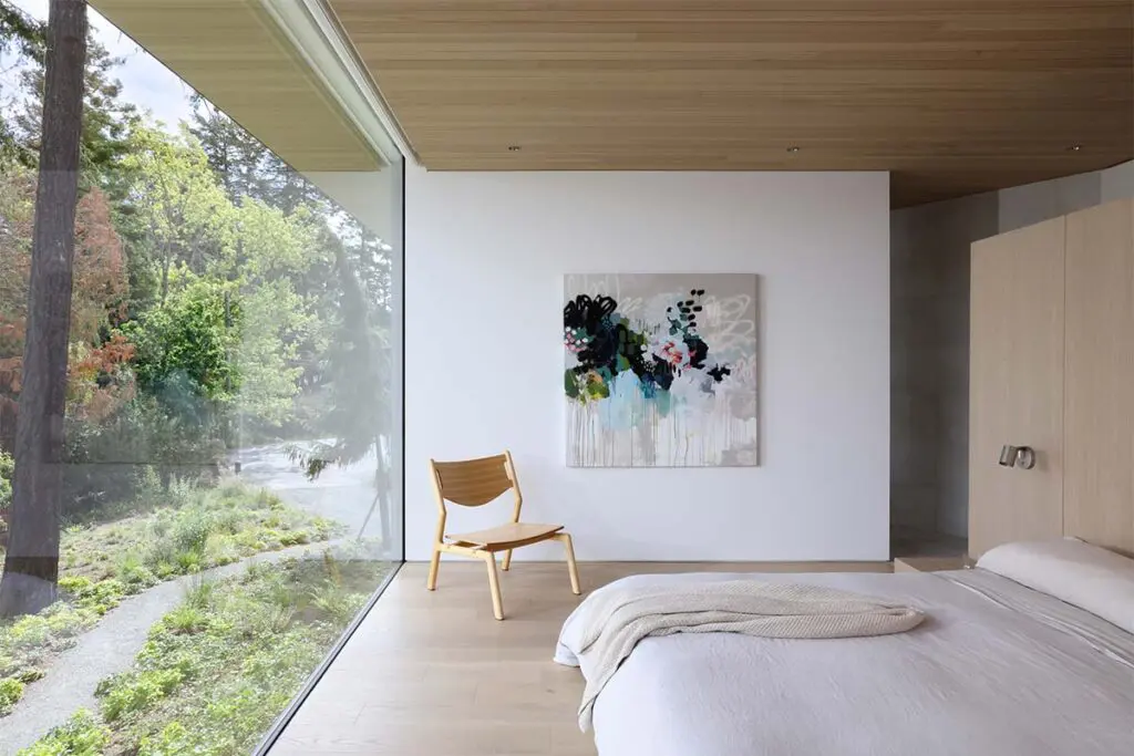 Una casa donde sostenibilidad y diseño contemporáneo se funden con el paisaje