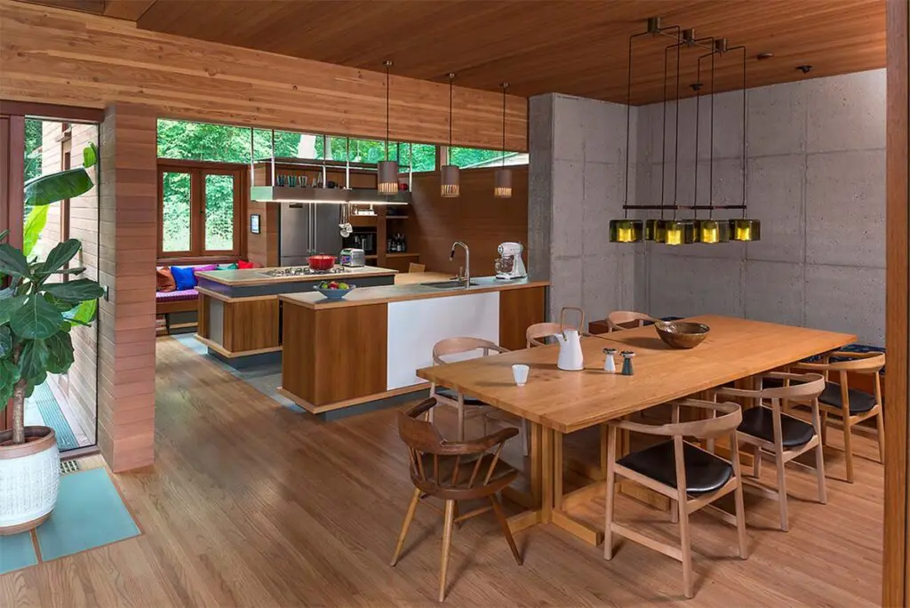 Modernismo californiano y paisaje europeo en una casa en berlín que trasciende el tiempo