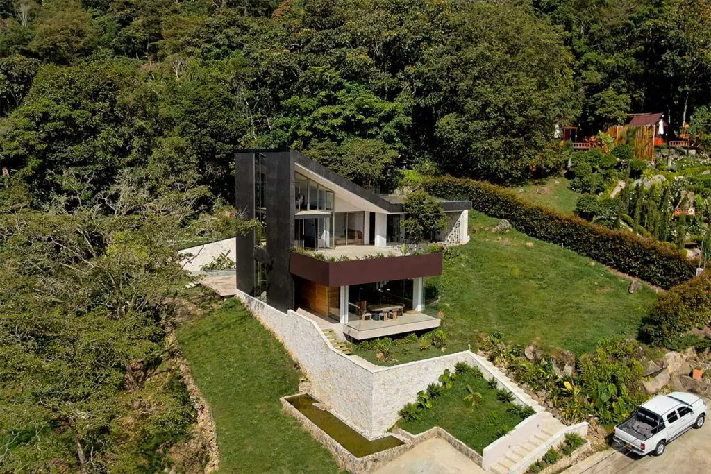 Esta casa lo tiene todo: elegancia, diseño y paisajes de ensueño Casa moderna