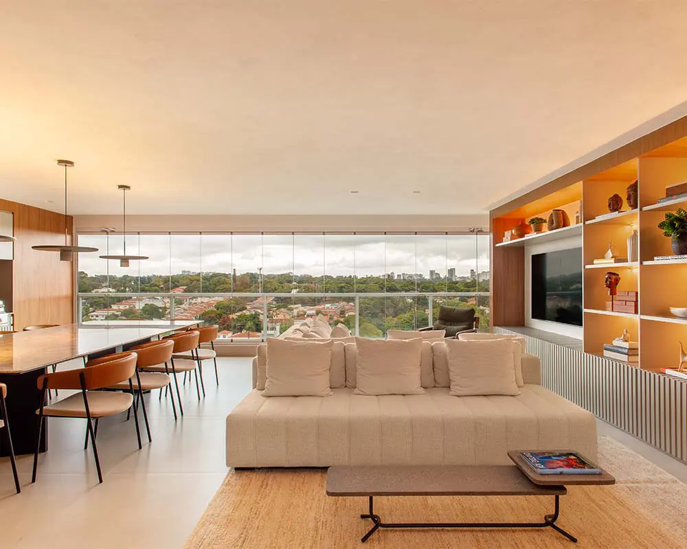 Un apartamento en brasil con una intervención que conecta espacios y rutinas