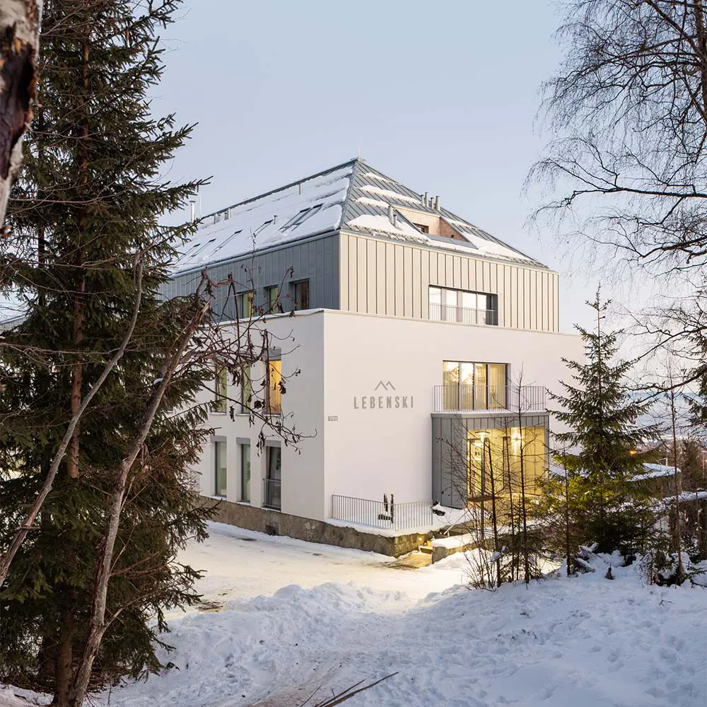 Habitar desde la simplicidad: apartamentos dúplex, galerías y terrazas ubicadas en un antiguo sanatorio Habitar desde la simplicidad: apartamentos dúplex, galerías y terrazas ubicadas en un antiguo sanatorio