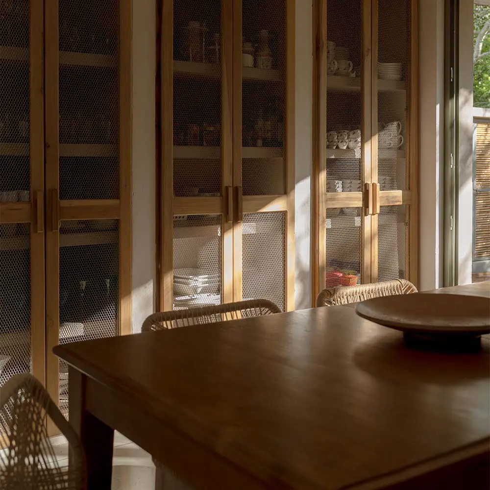 Así se transformó esta vivienda en una obra abierta al paisaje y al clima cálido