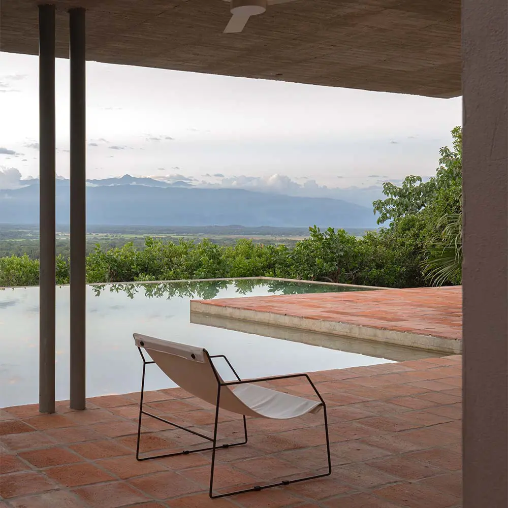 Así se transformó esta vivienda en una obra abierta al paisaje y al clima cálido
