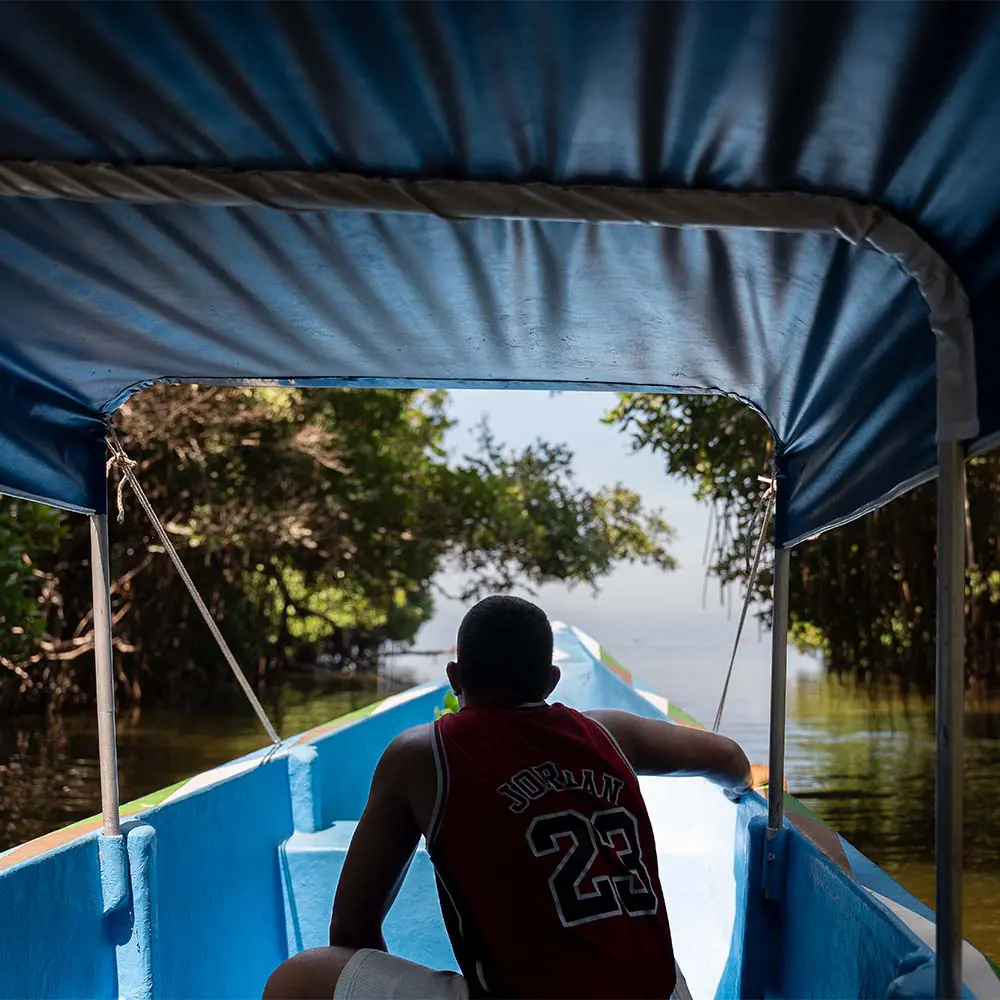 Remar para limpiar, reciclar para vivir: el proyecto de turismo y diseño en la ciénaga grande