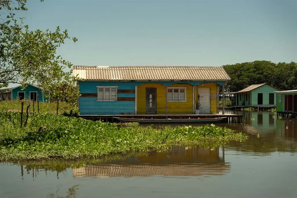 Vivir en el agua: así es nueva venecia, el pueblo que flota