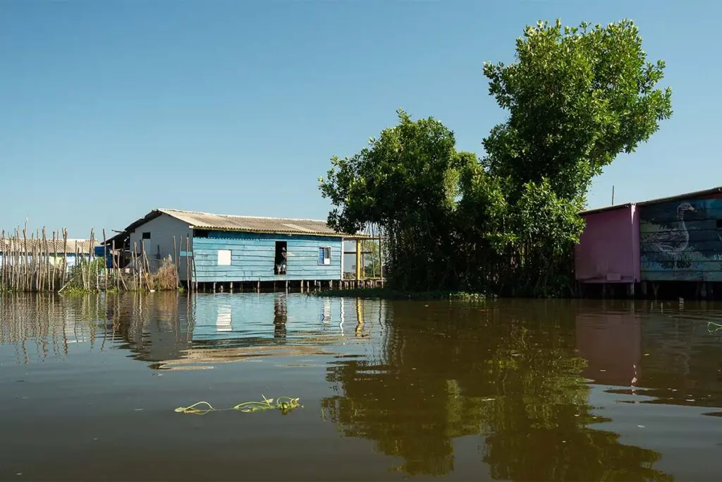 Vivir en el agua: así es nueva venecia, el pueblo que flota