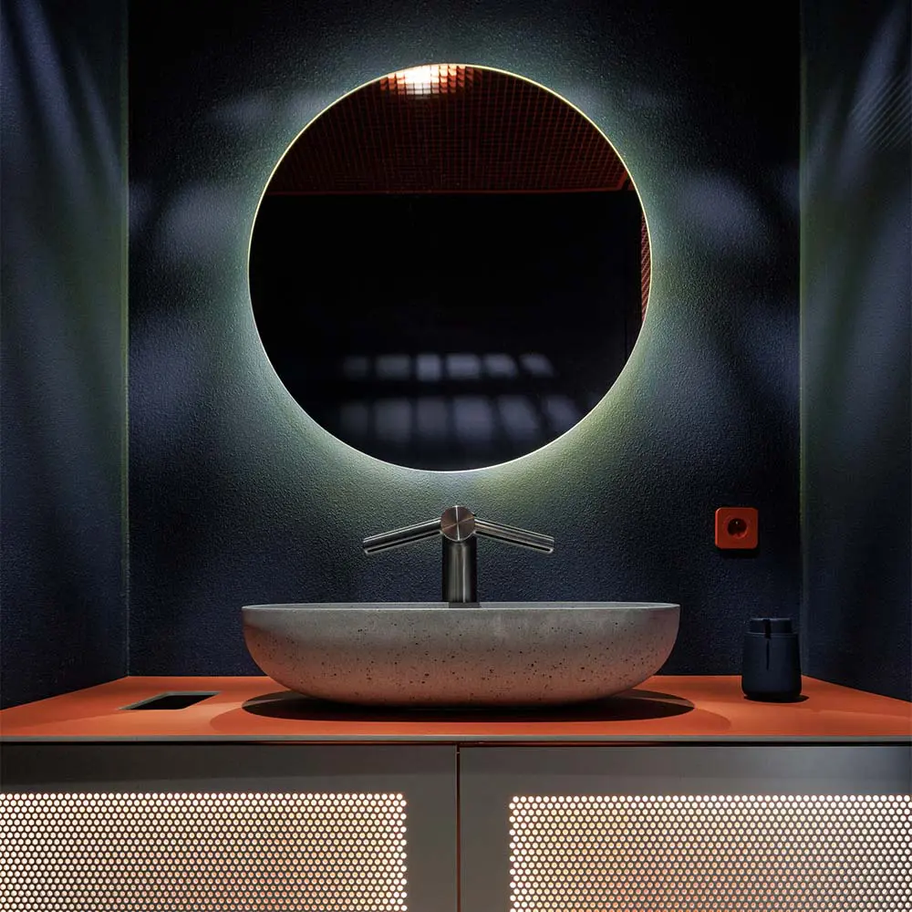 El interior de estas oficinas mezcla historia aeronáutica, biología marina y tecnología 3d