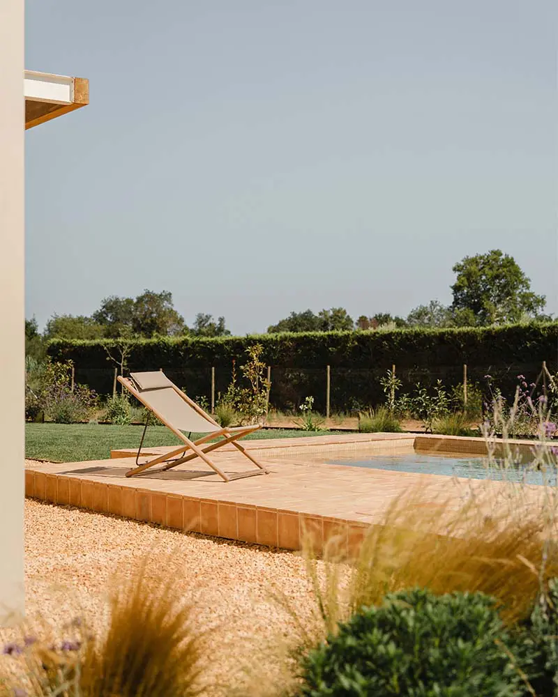 Una vivienda mediterránea que combina tecnología y memoria rural