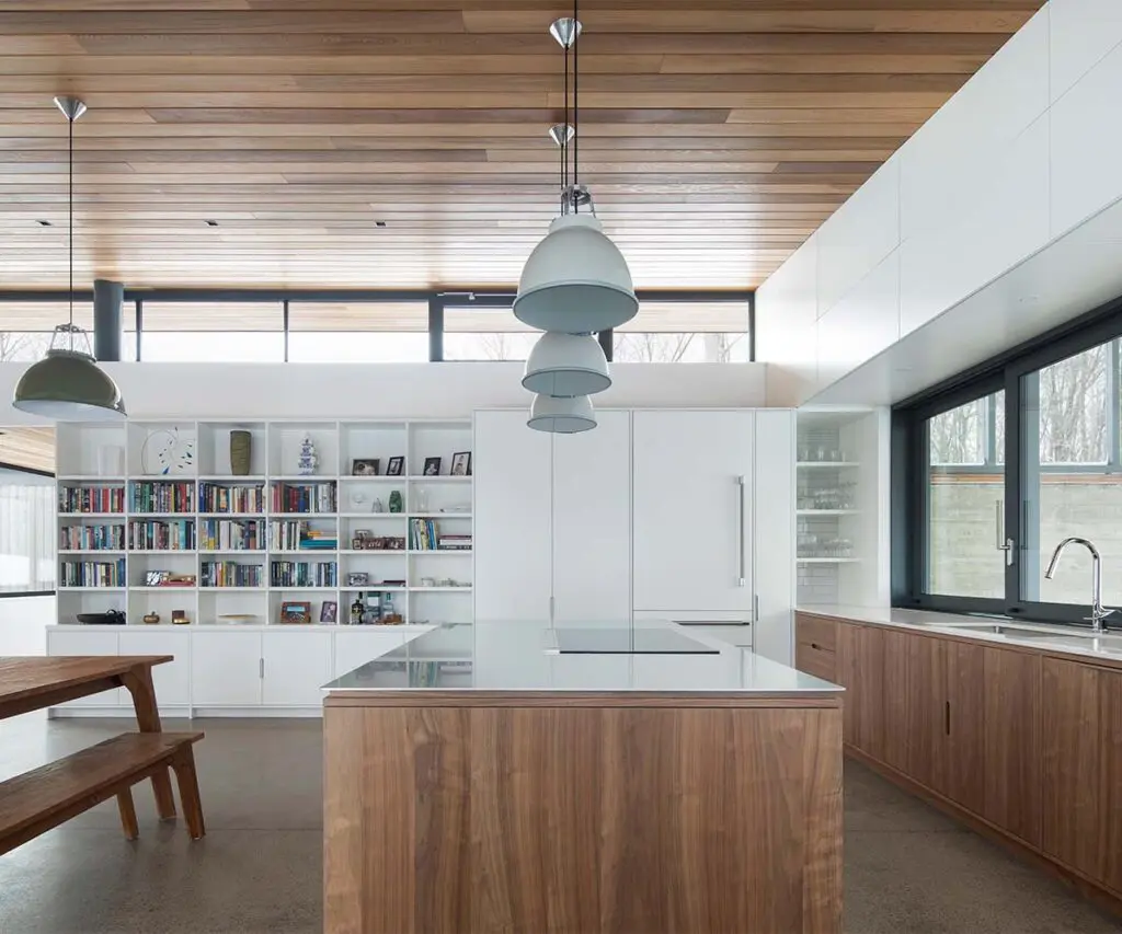 La experiencia espacial en esta casa diseñada para salvaguardar las memoria familiar