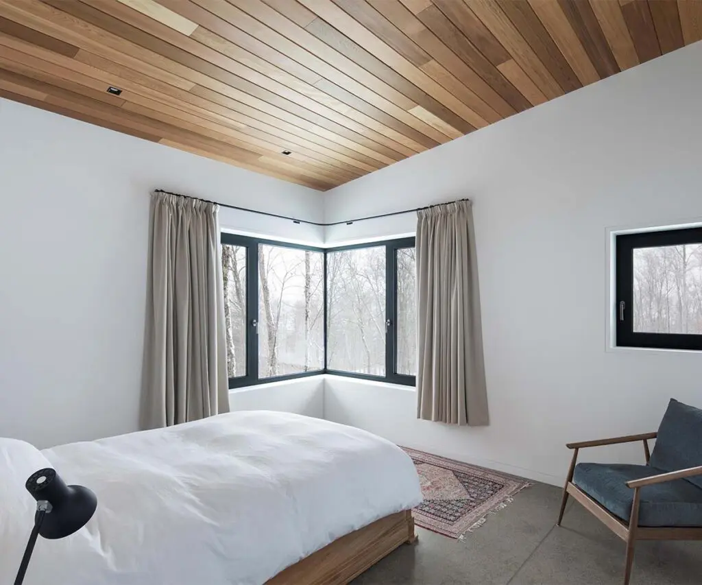 La experiencia espacial en esta casa diseñada para salvaguardar las memoria familiar