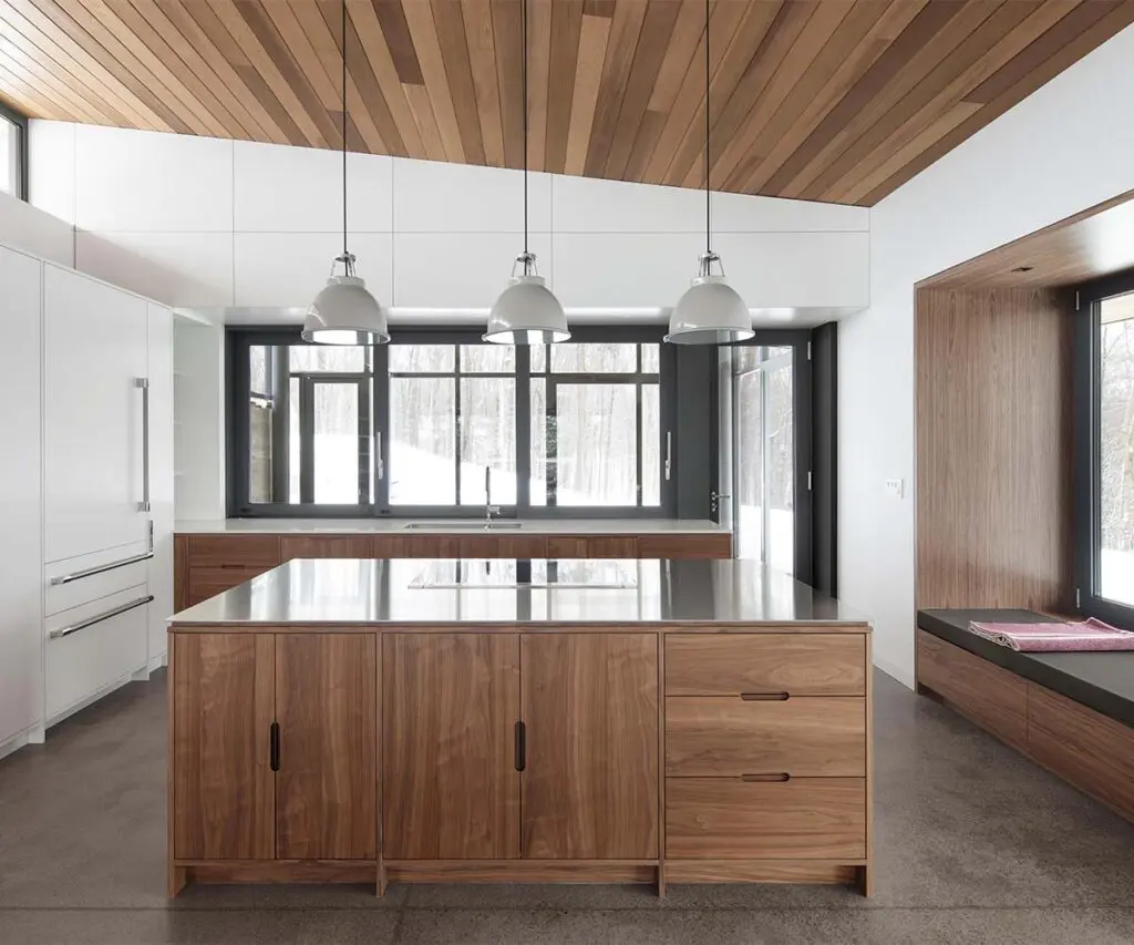 La experiencia espacial en esta casa diseñada para salvaguardar las memoria familiar