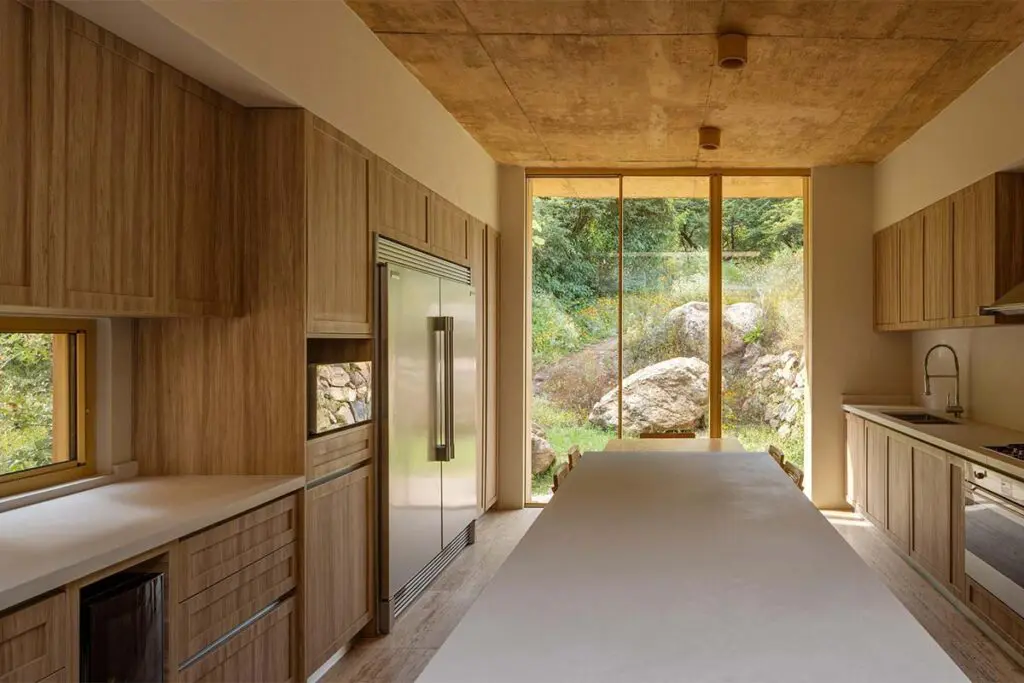 Esta casa en méxico propone una arquitectura experimental que inspira