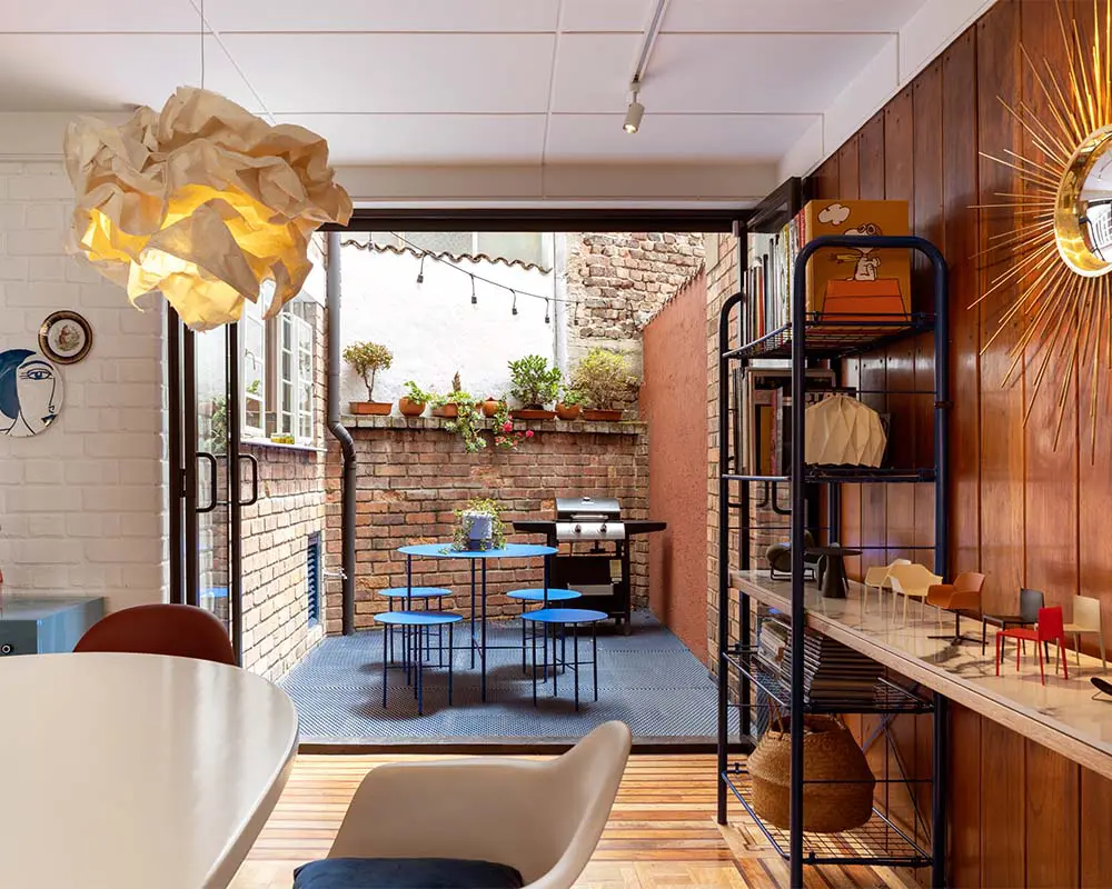 La casa de los años 40 en bogotá que cobró una nueva vida a través del color