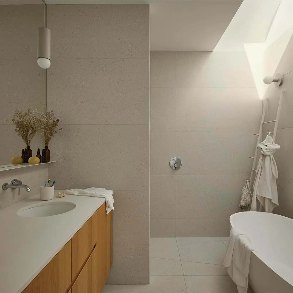 Así se transformó un dúplex para convertirse en una casa flexible y sostenible