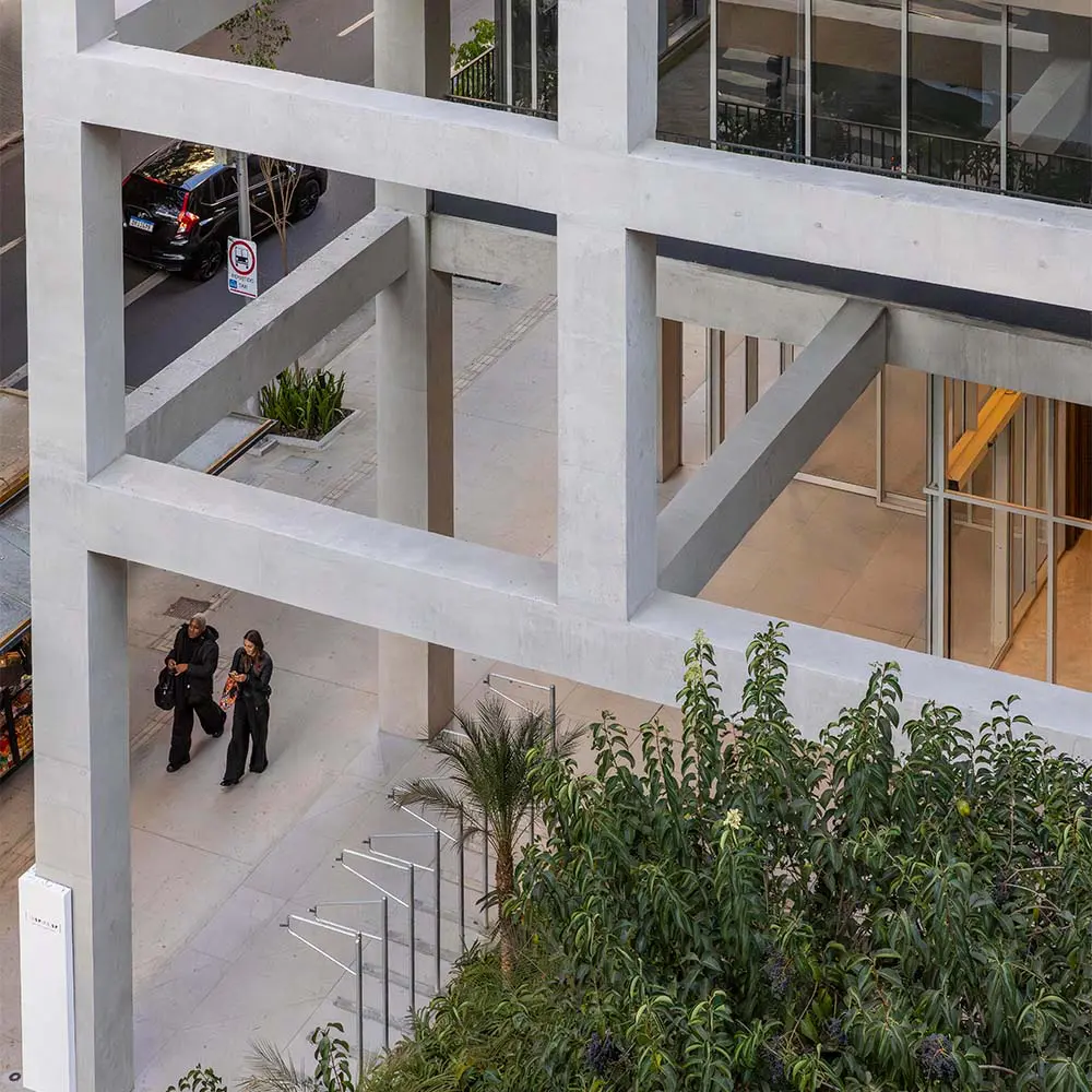 Este edificio es un sistema vivo que transforma la vida urbana en brasil