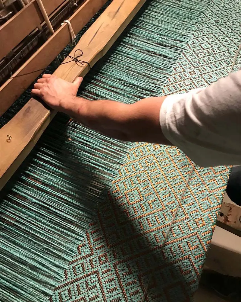 ‘los tapetes convierten los hogares en refugios’