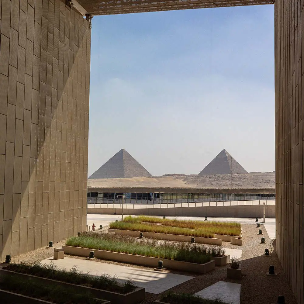 El gran museo egipcio transforma la memoria arqueológica en experiencia espacial
