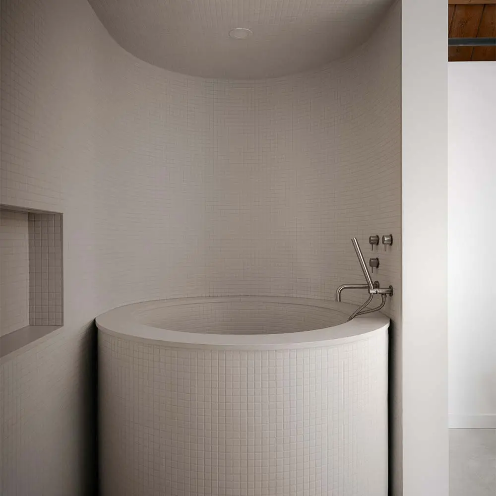 La transformación de un antiguo edificio en un ‘loft’ atemporal, flexible y habitable