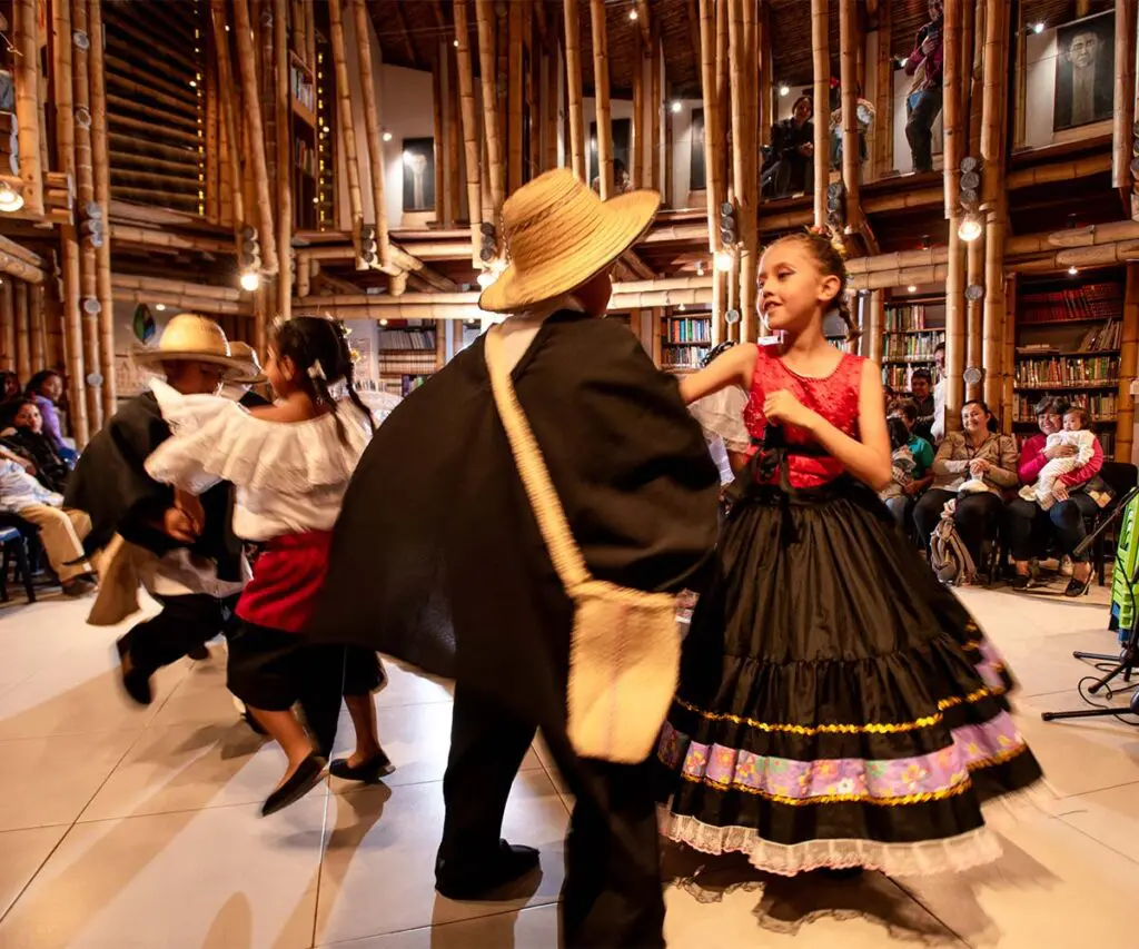 La biblioteca que se convirtió en símbolo de paz: la historia de casa del pueblo en el cauca