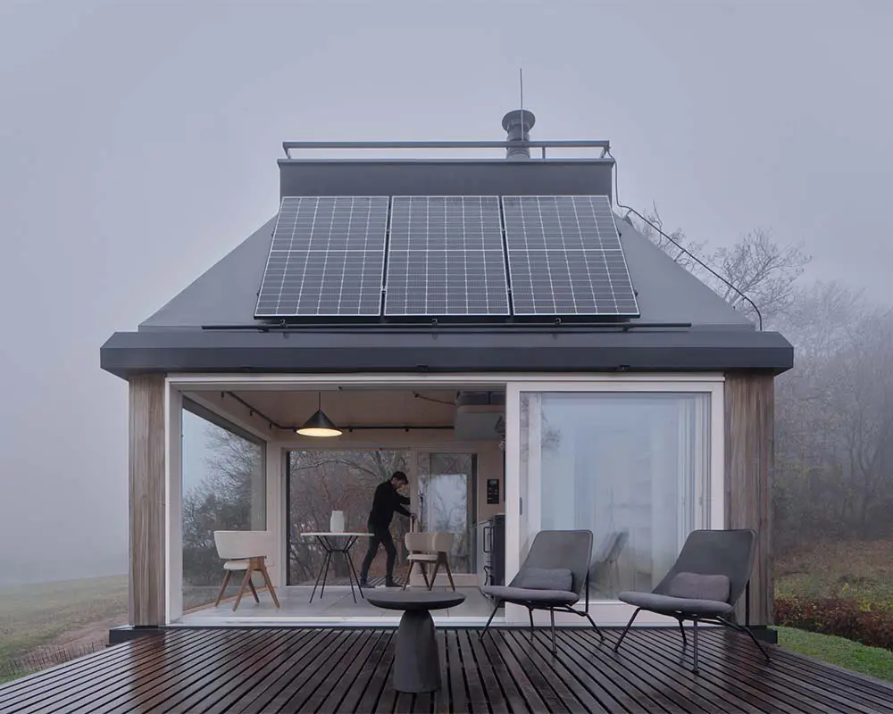 Una pequeña cabaña convertida en un santuario suficiente para el descanso