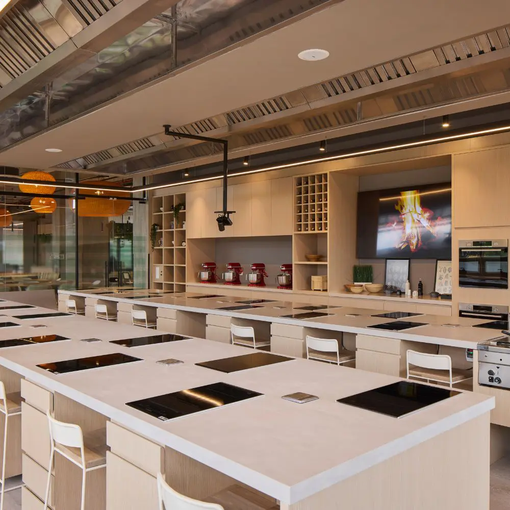 El nuevo edificio de colsubsidio en fontanar (chía): bienestar y cultura en vertical