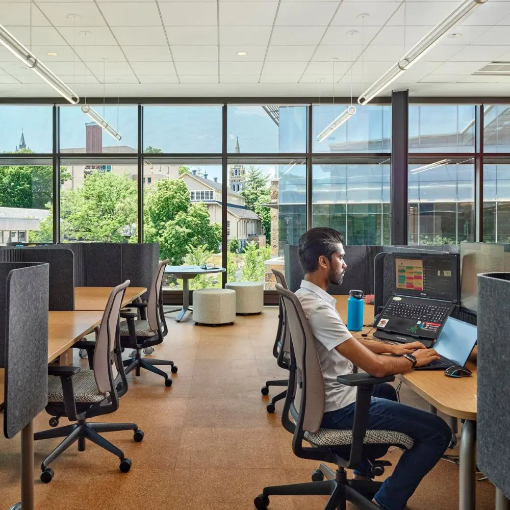 Así es el edificio donde la arquitectura y la tecnología transforman la educación