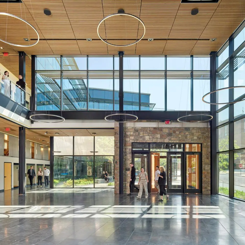 Así es el edificio donde la arquitectura y la tecnología transforman la educación