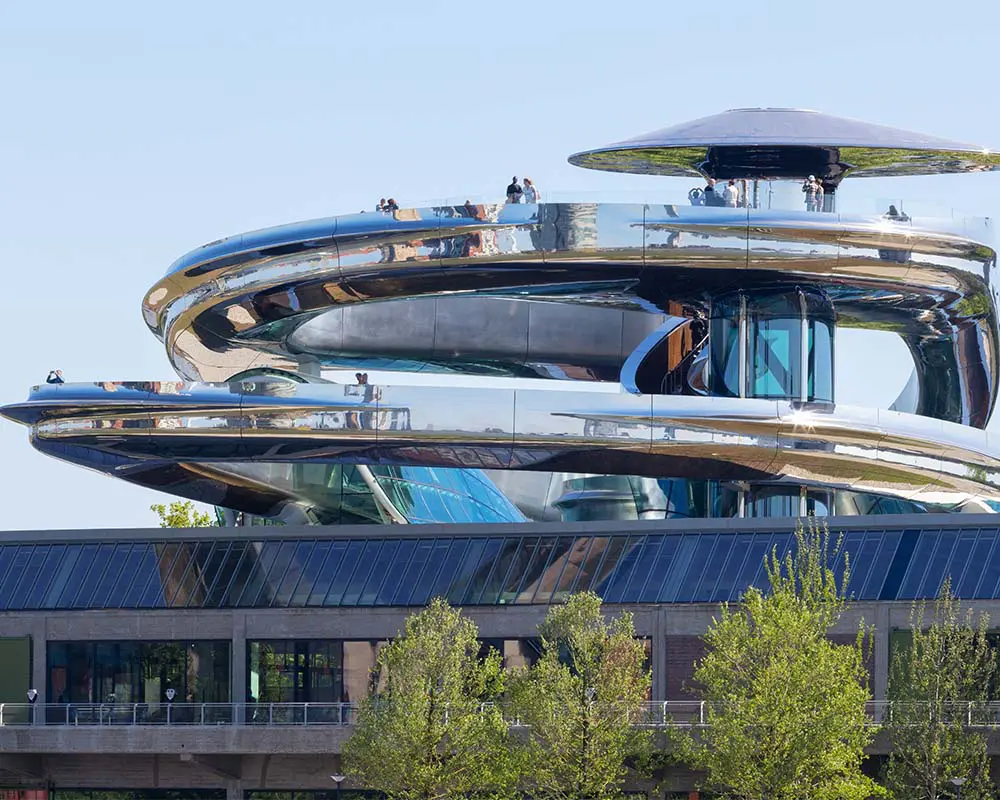 ¿un tobogán, una nave espacial? : así es el diseño del museo de la migración en róterdam