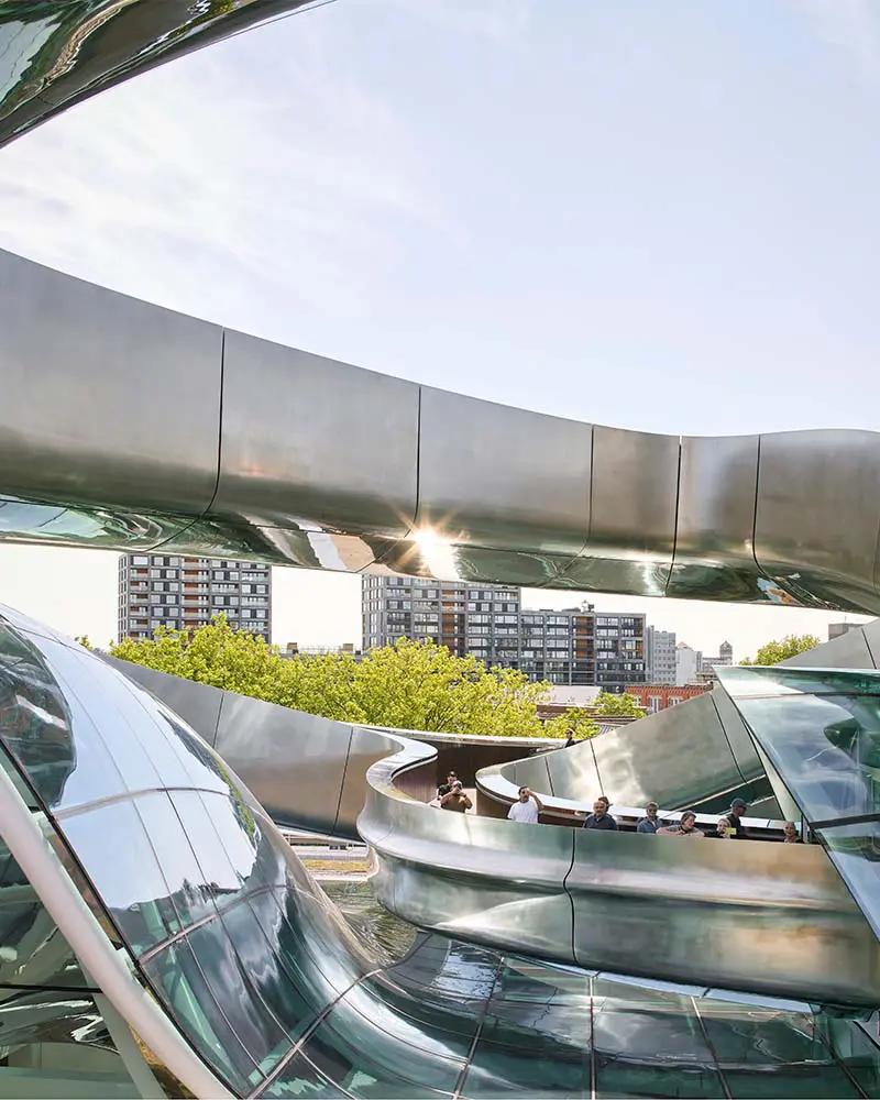 ¿un tobogán, una nave espacial? : así es el diseño del museo de la migración en róterdam