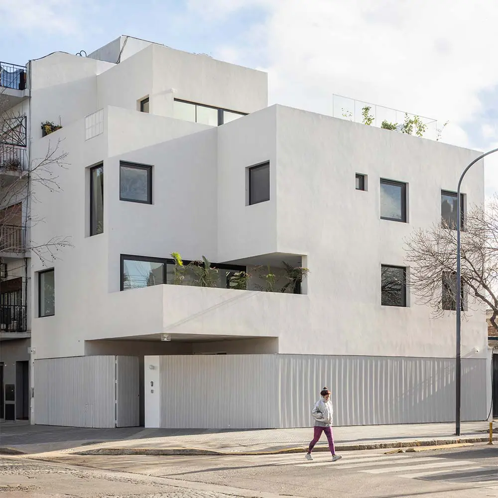 El vacío es el elemento más importante en esta casa en argentina