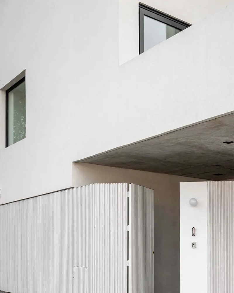 El vacío es el elemento más importante en esta casa en argentina