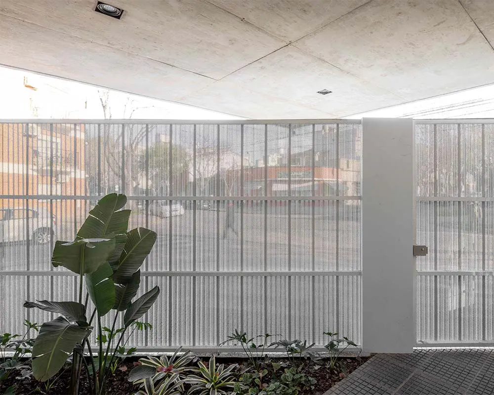 El vacío es el elemento más importante en esta casa en argentina