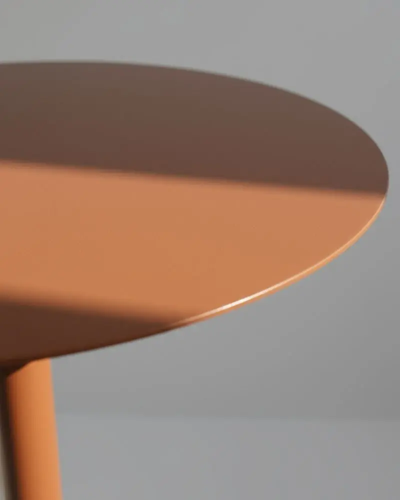 El diseño de esta mesa traduce la biodiversidad colombiana en un gesto emocional