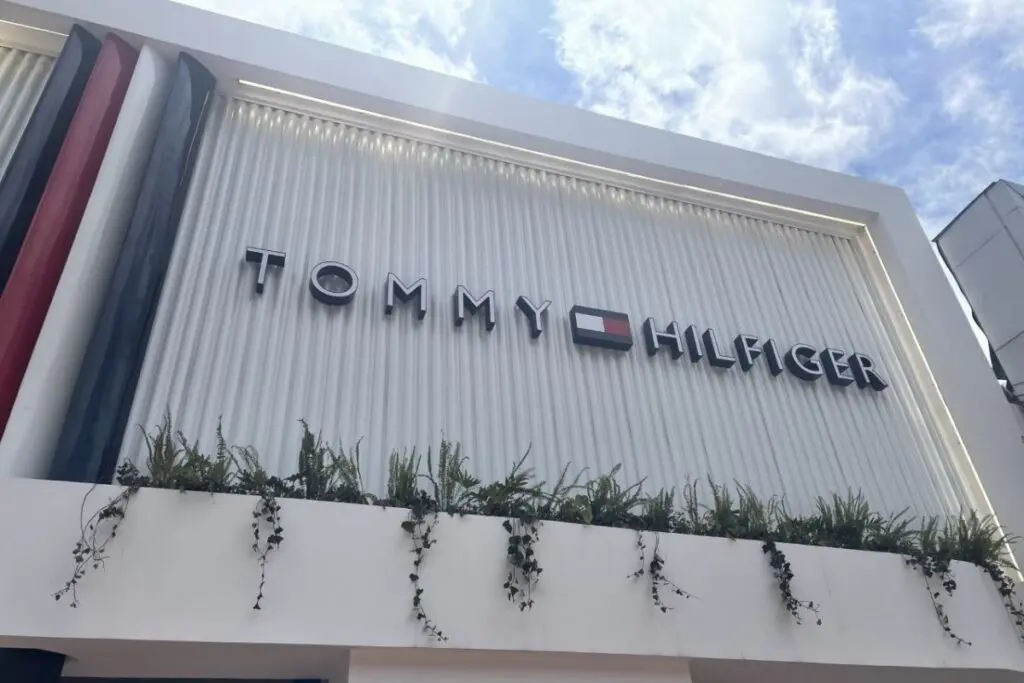 El arte de diseñar señalización para construir identidad en los espacios