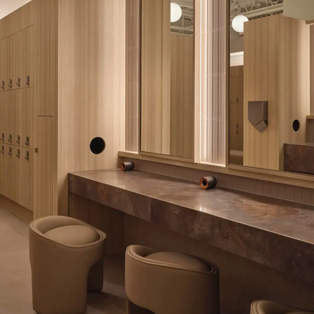 Así se siente hacer yoga y pilates rodeados de buen diseño, geometría y calidez