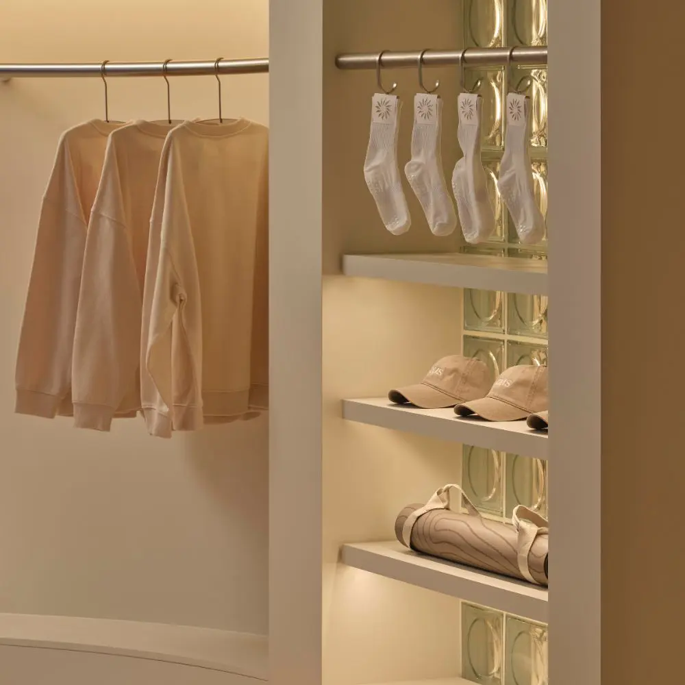 Así se siente hacer yoga y pilates rodeados de buen diseño, geometría y calidez