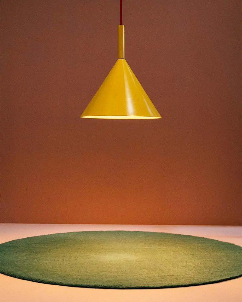 Una colección de objetos funcionales que conecta oficios, territorio y color