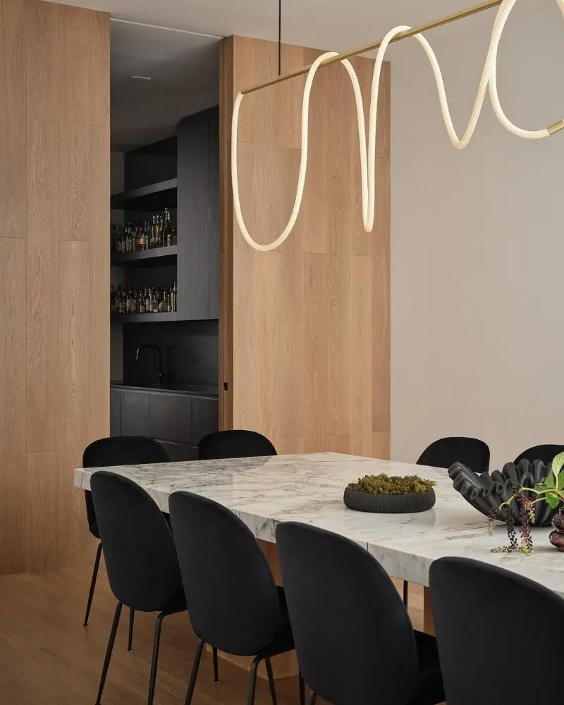 Un ejercicio de sobriedad donde cada detalle en esta vivienda compone un diseño limpio y sofisticado Un ejercicio de sobriedad donde cada detalle en esta vivienda compone un diseño limpio y sofisticado